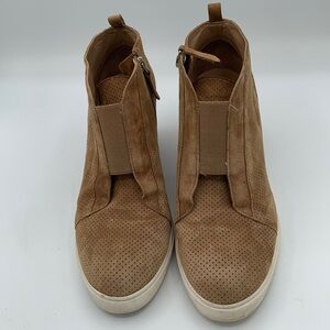 Linea Paolo ankle boots / booties Size 9.5M light wear a few marks by heels